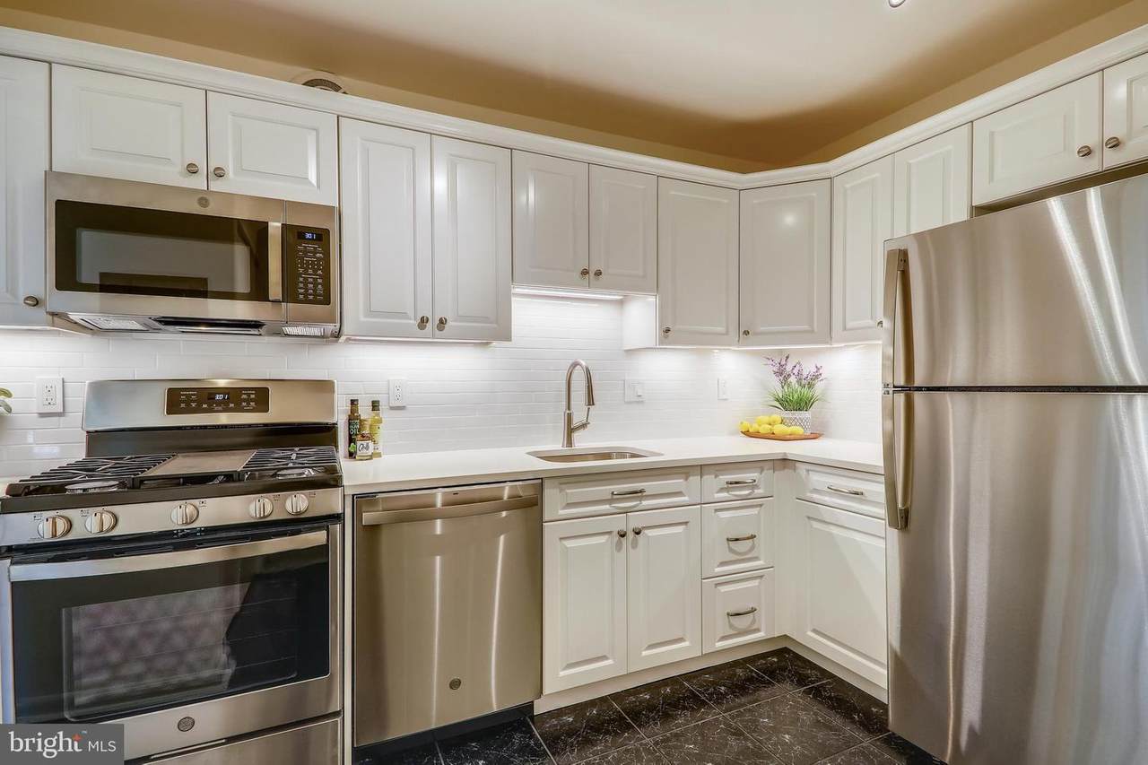 4620 Park Avenue - Photo 1