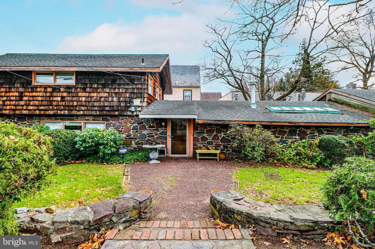 635 Parkway Avenue - Photo 1