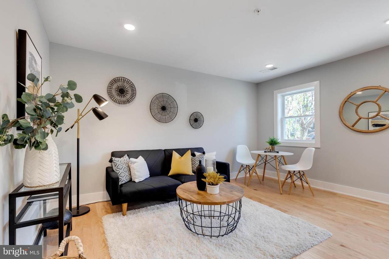 714 11TH Street - Photo 1