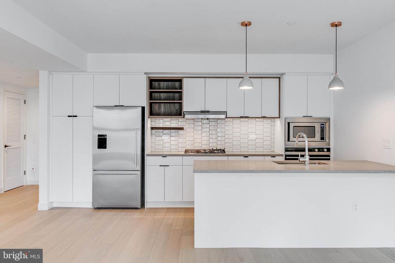 1199 Ludlow Street - Photo 1