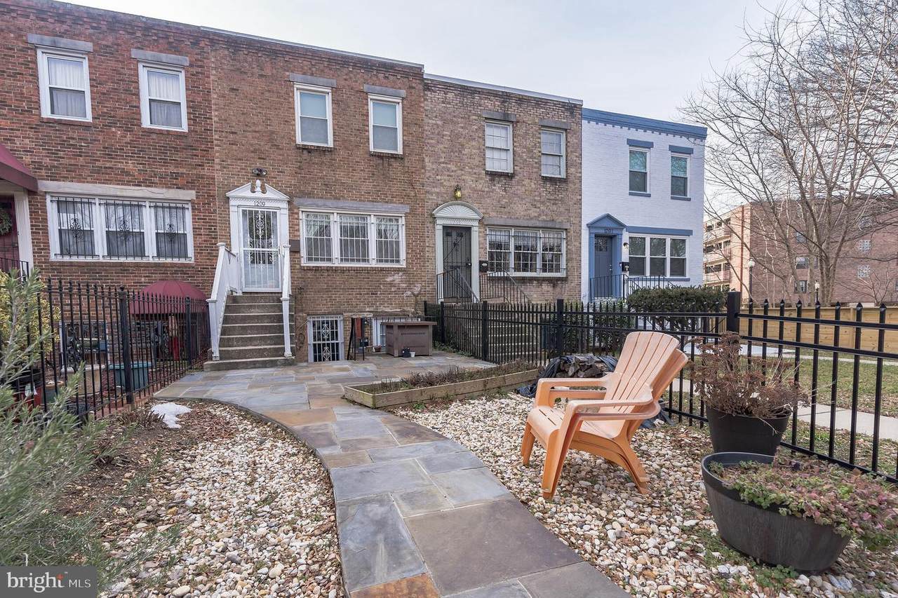 1211 Potomac Avenue - Photo 1