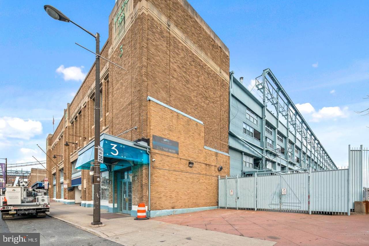 3 Columbus Boulevard - Photo 1