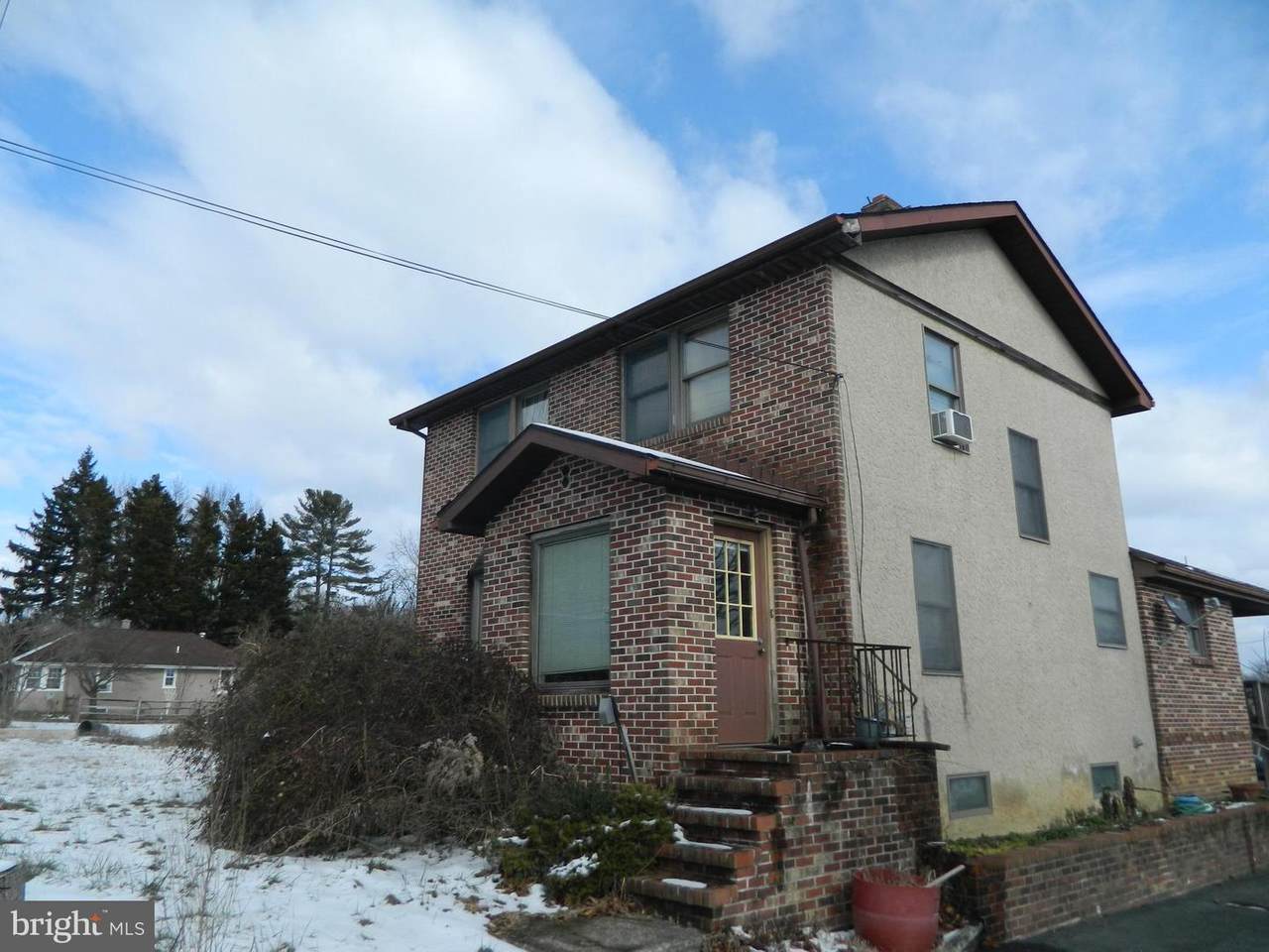 806 Bridge Street - Photo 1