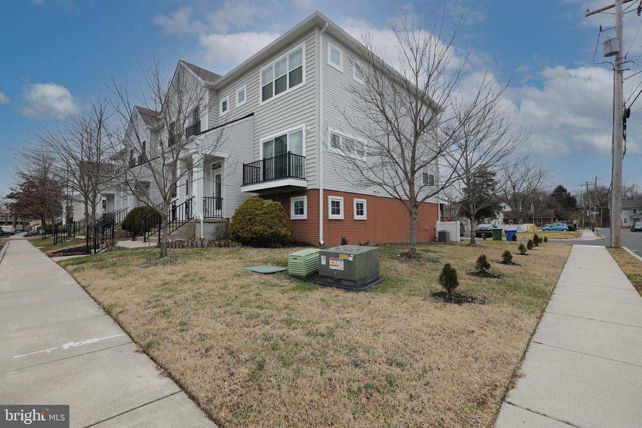 52 Poplar Street - Photo 1