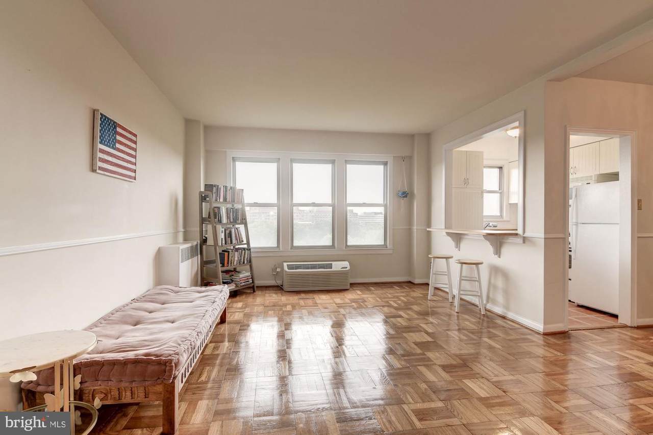 2500 Q Street - Photo 1