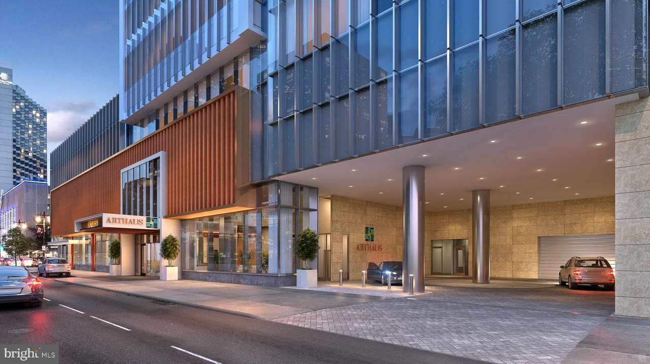 301 Broad - Photo 1