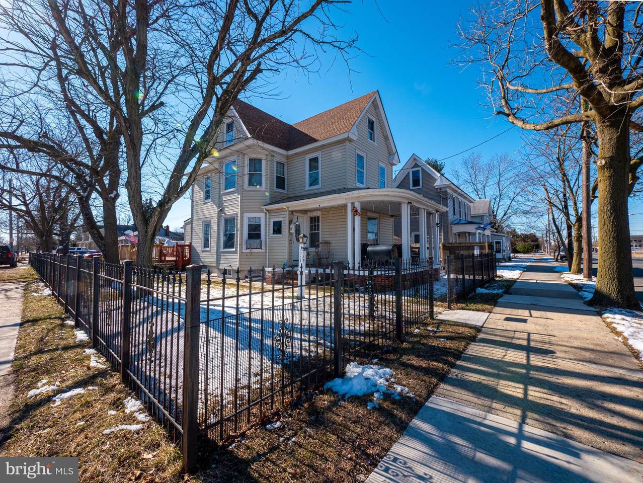 715 Broad Street - Photo 1