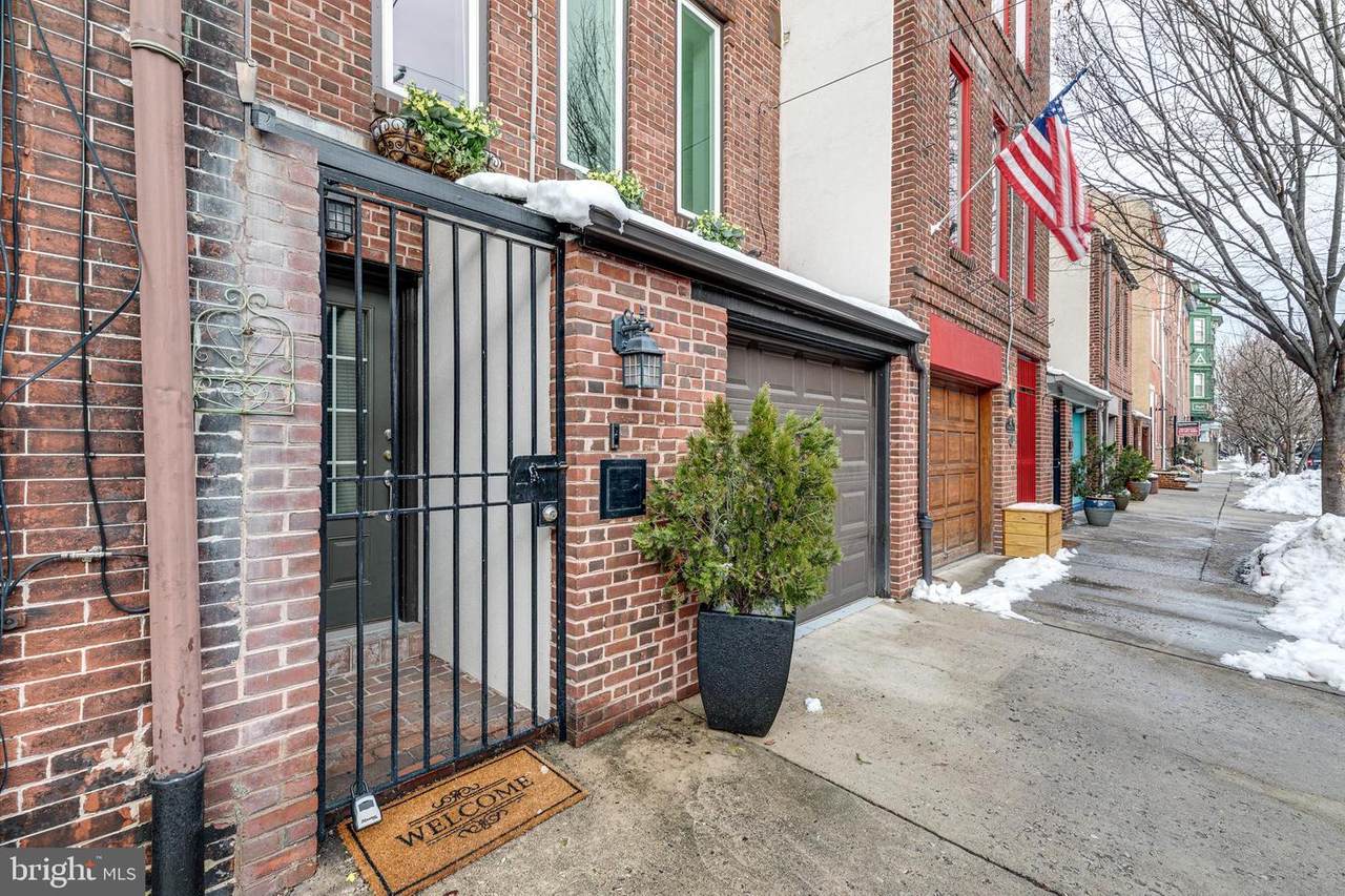 321-1/2 Fitzwater Street - Photo 1
