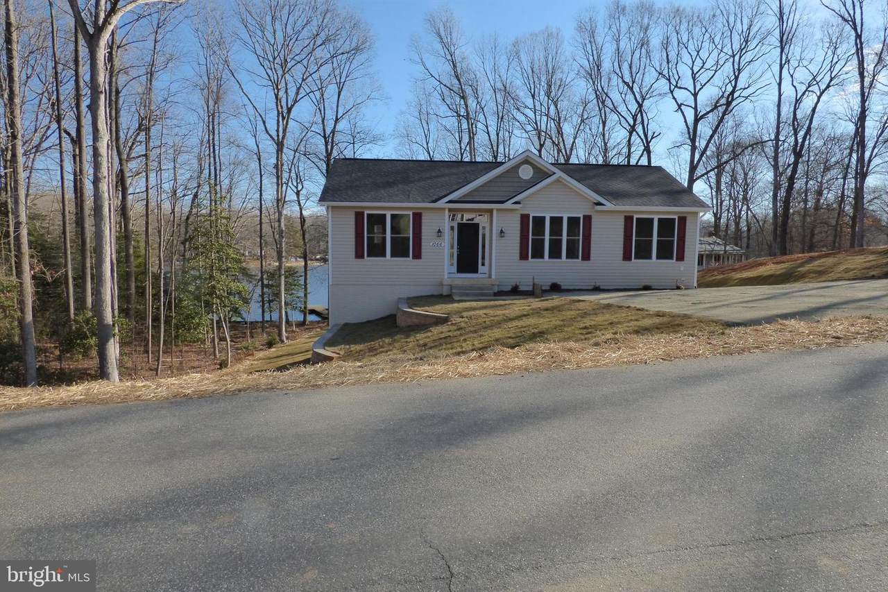 1066 Lakeview Drive - Photo 1