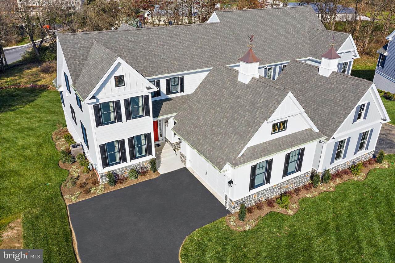 7 Radnor Lane - Photo 1