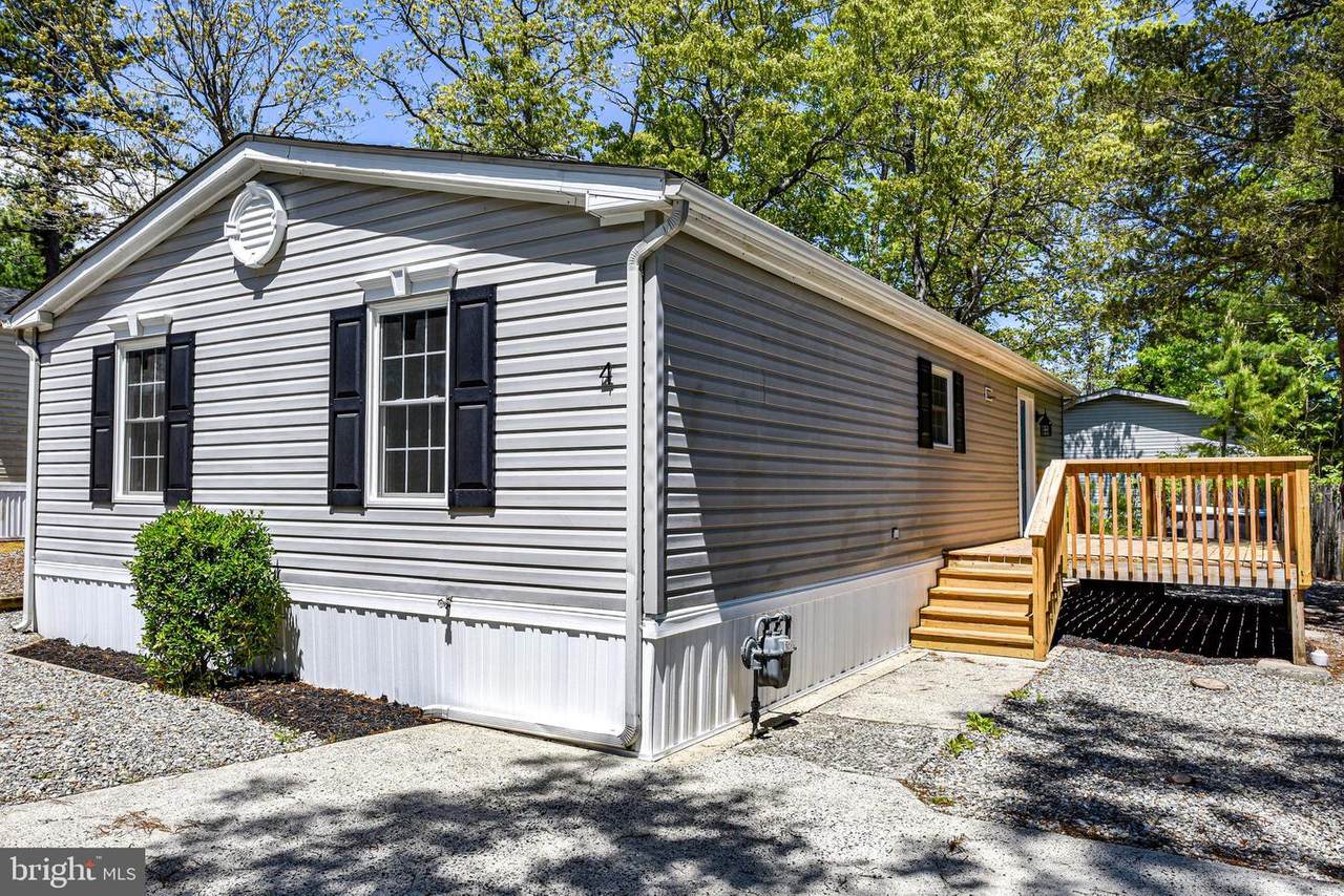 4 Oak Tree Lane - Photo 1