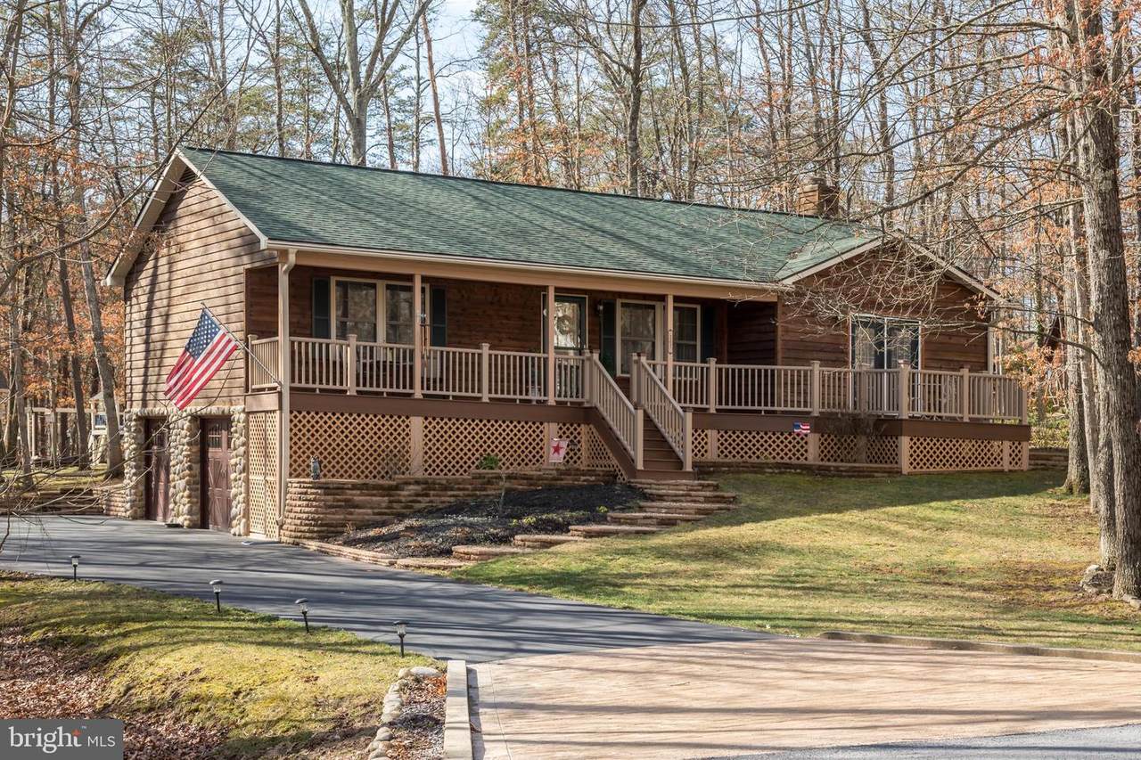 207 Laurel Drive - Photo 1