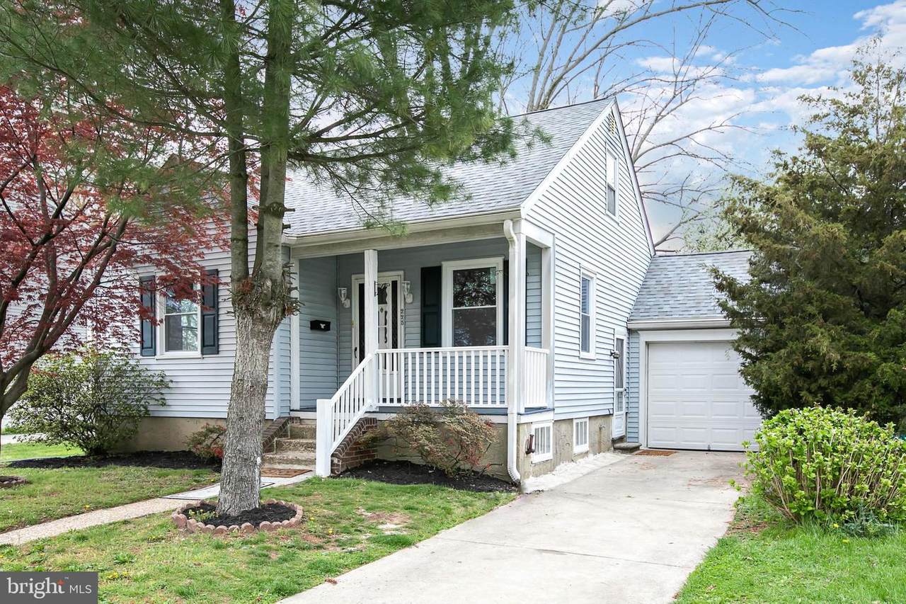 225 5TH Avenue - Photo 1