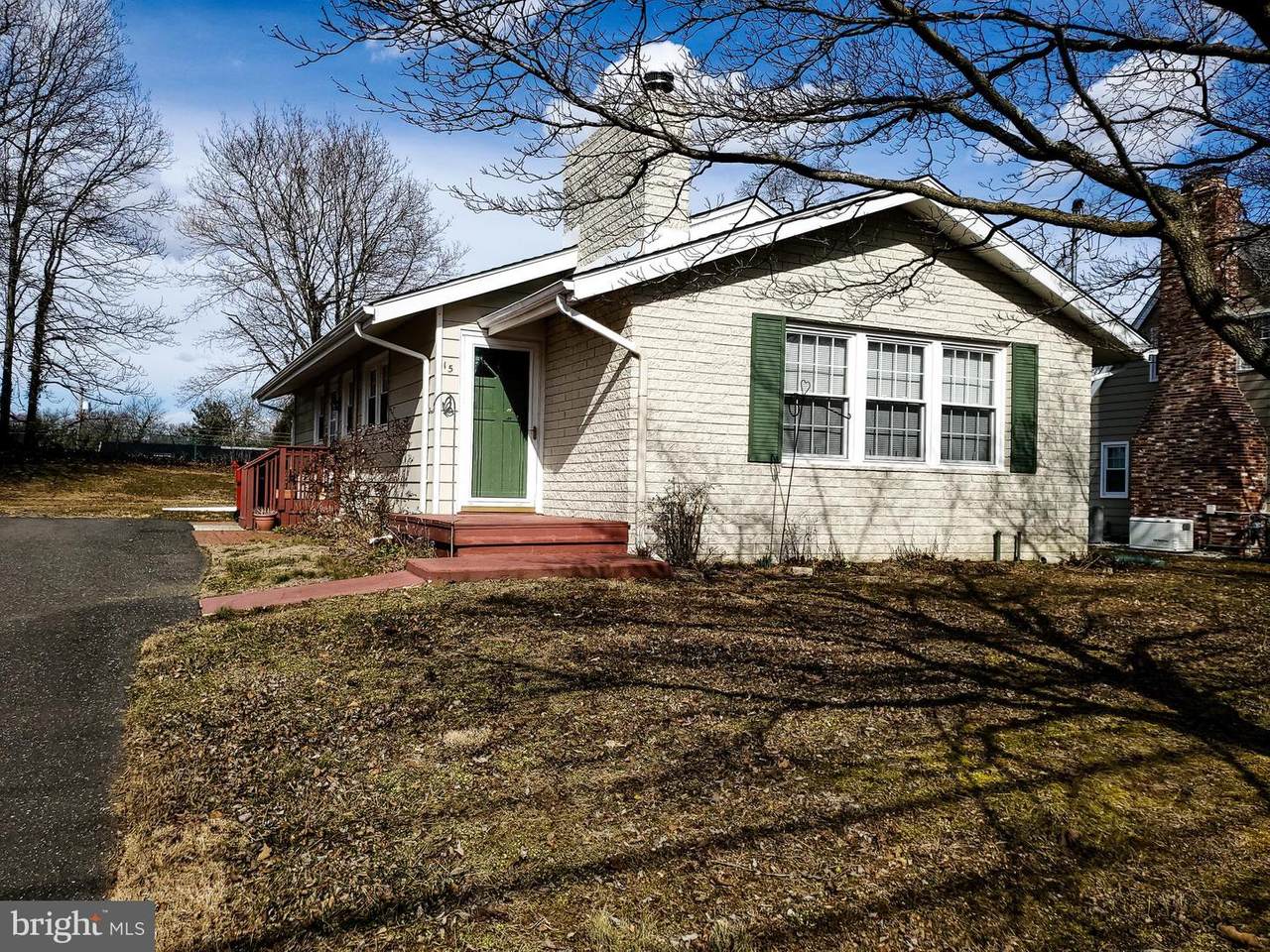 15 Westwood Avenue - Photo 1