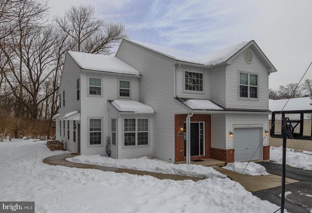 500 West Lawn Avenue - Photo 1
