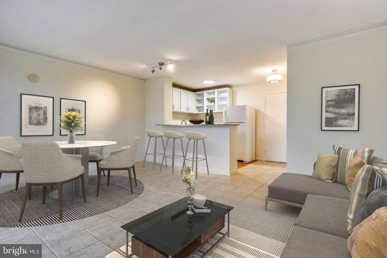 950 25TH Street - Photo 1