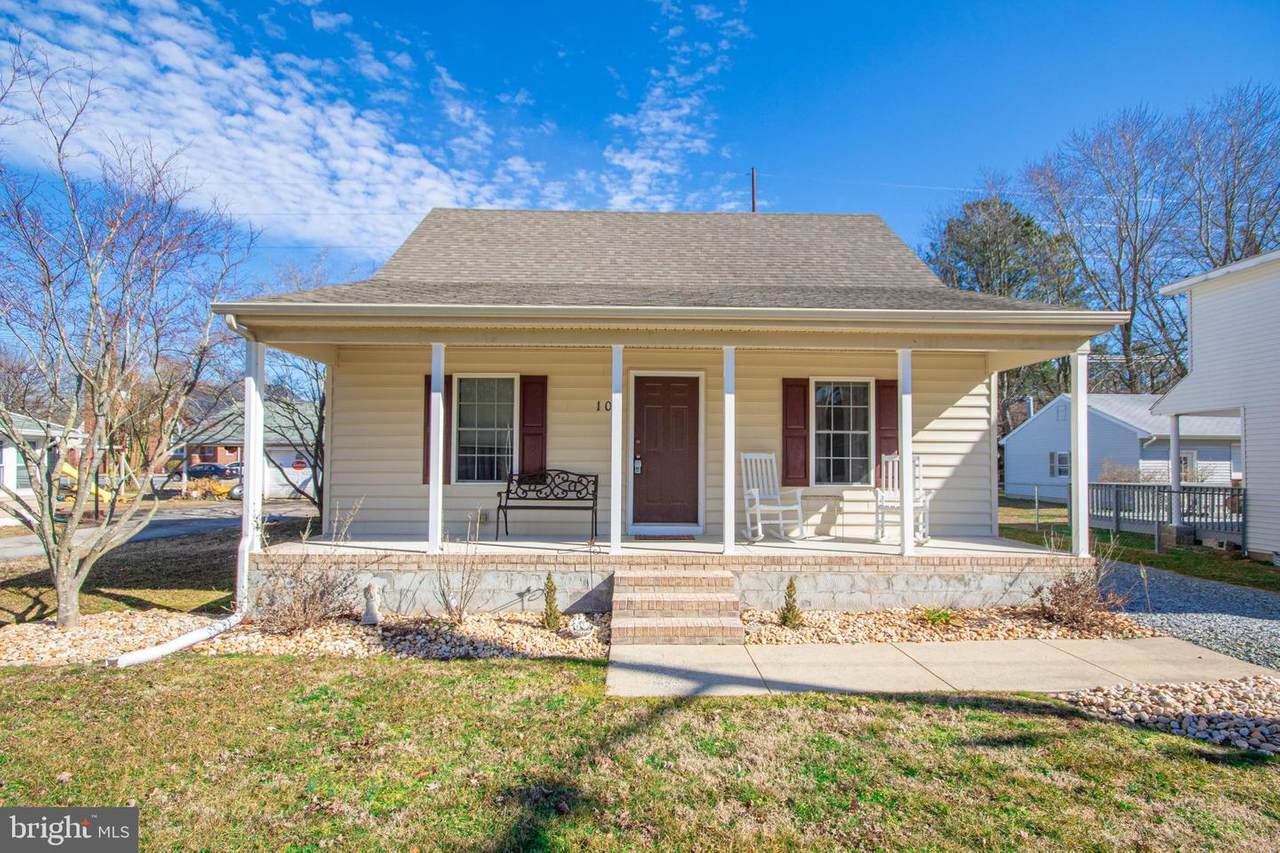 103 Railroad Avenue - Photo 1