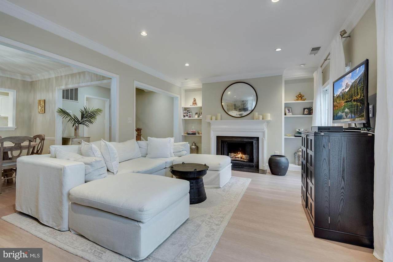 1610 Belmont Street - Photo 1