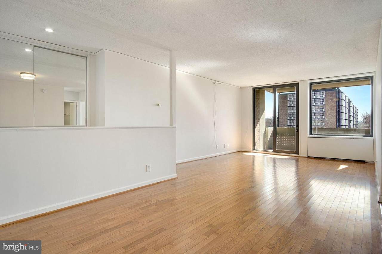 240 M Street - Photo 1