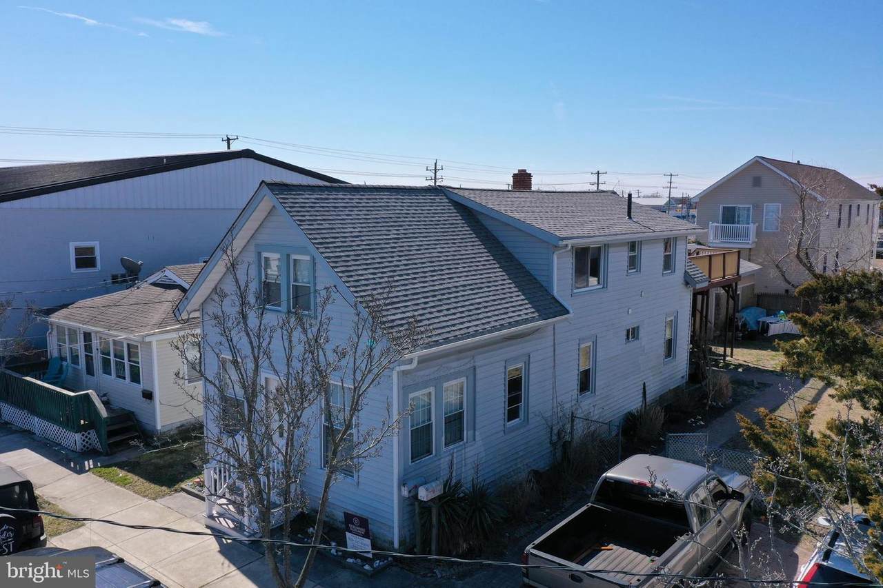 304 Roberts Avenue - Photo 1