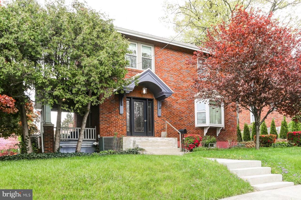 307 30TH Street - Photo 1