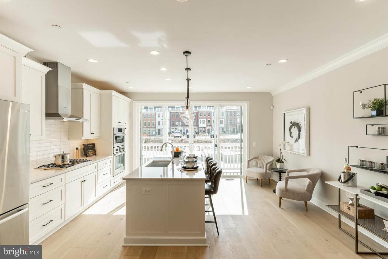 10342 Grosvenor Place - Photo 1