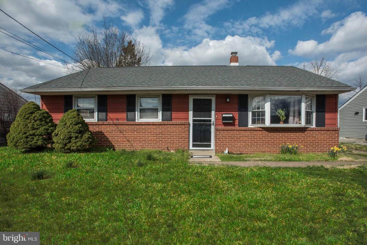 447 Colonial Road - Photo 1