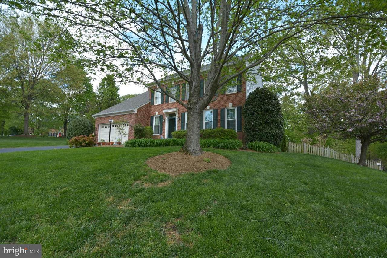 8605 Woodland Heights Court - Photo 1