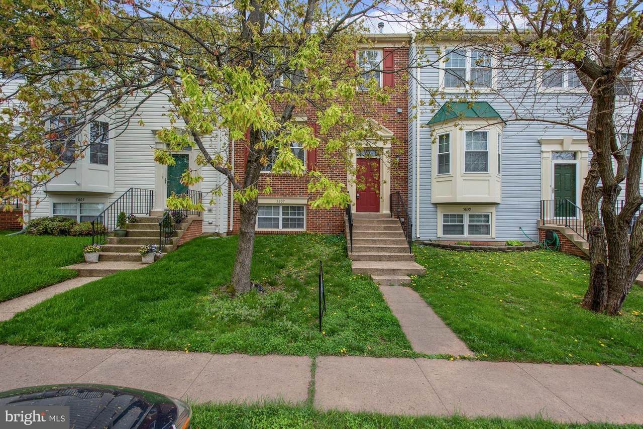 5807 Stream Pond Court - Photo 1