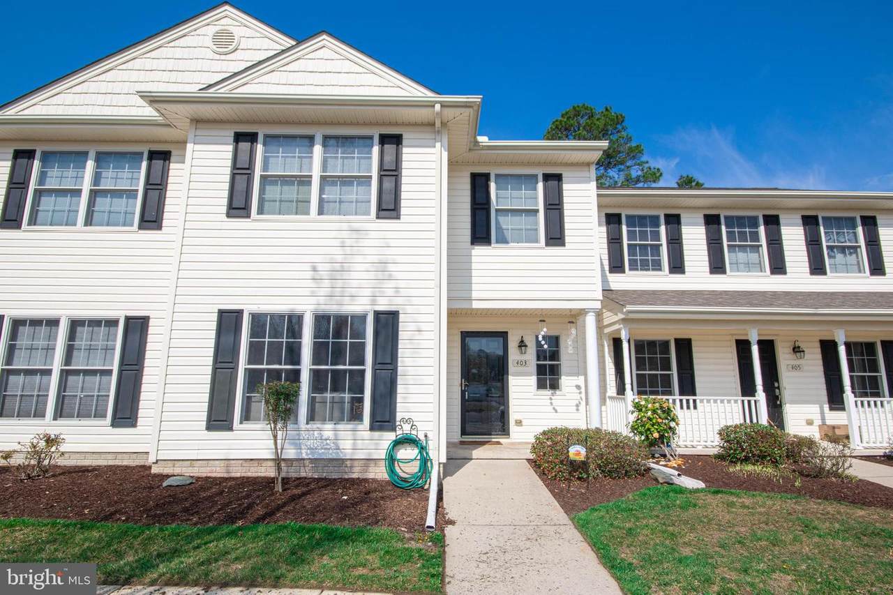 403 Lindenhurst Court - Photo 1