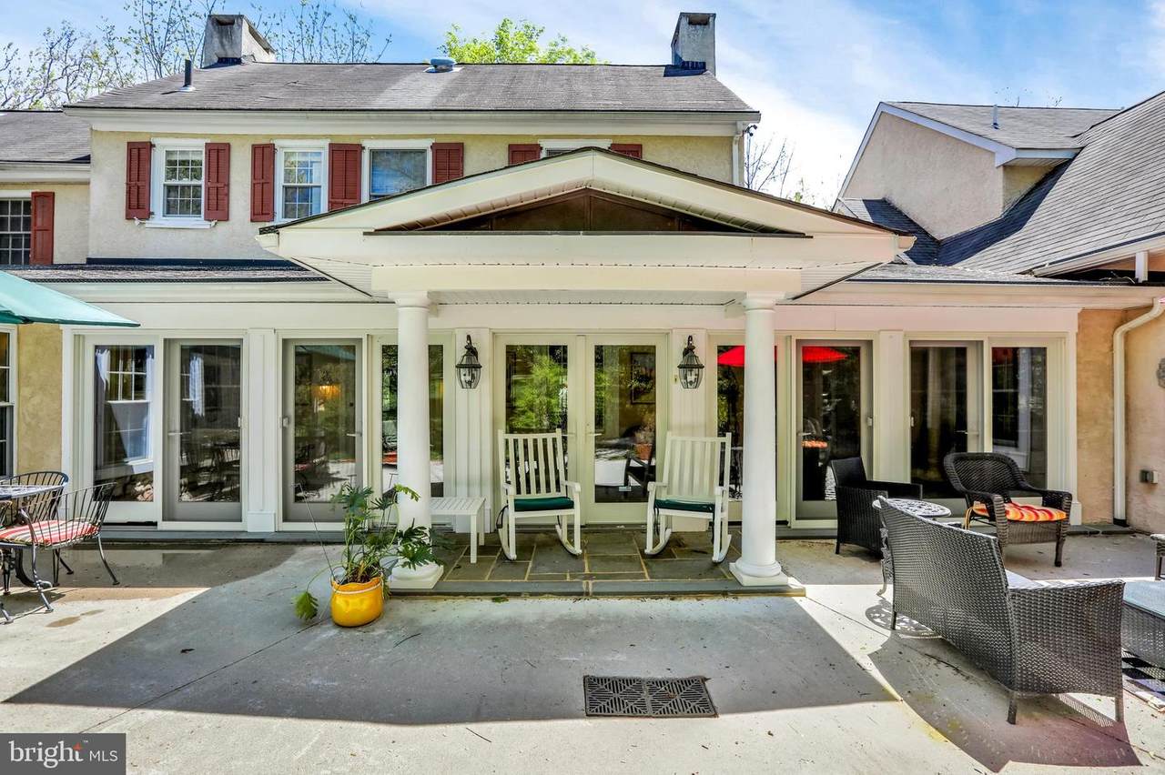 5496 York Road - Photo 1