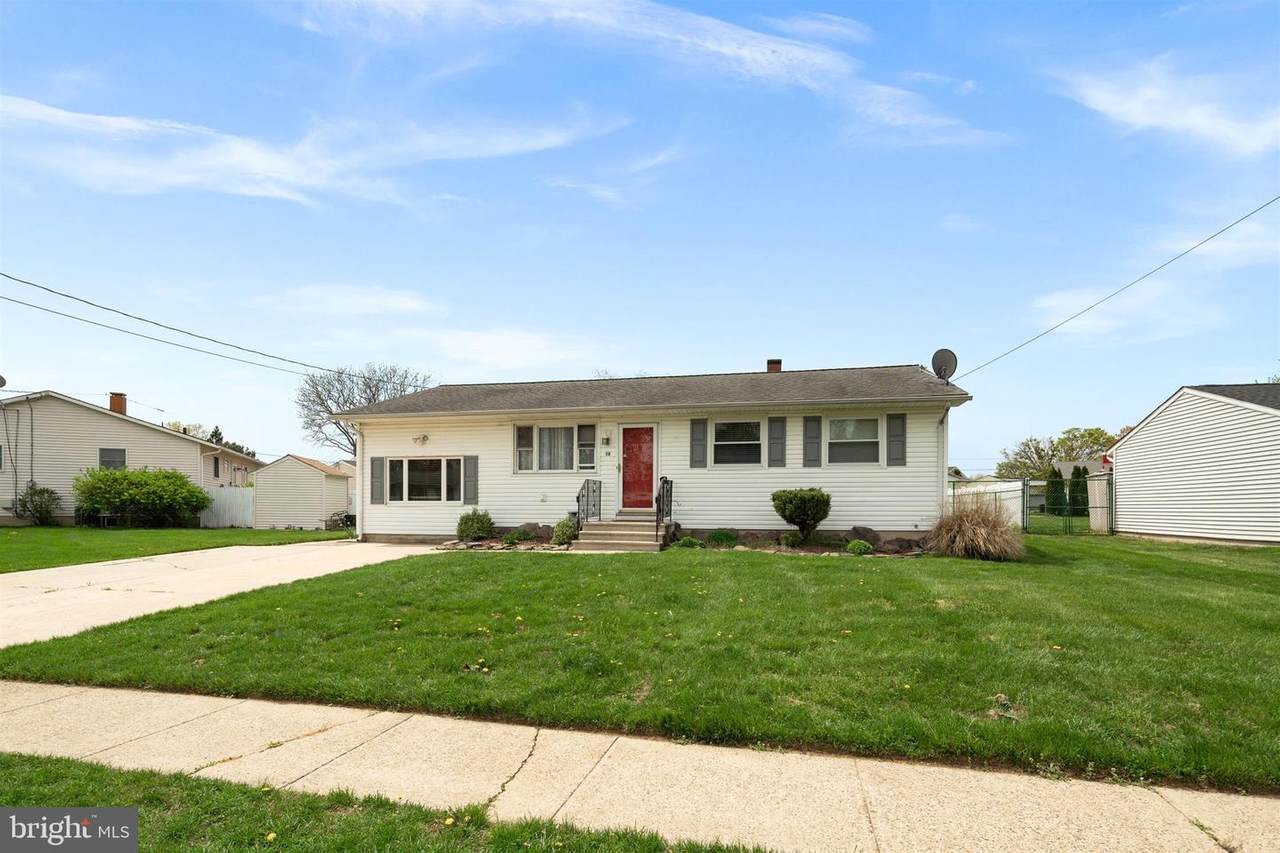 16 Glendon Road - Photo 1