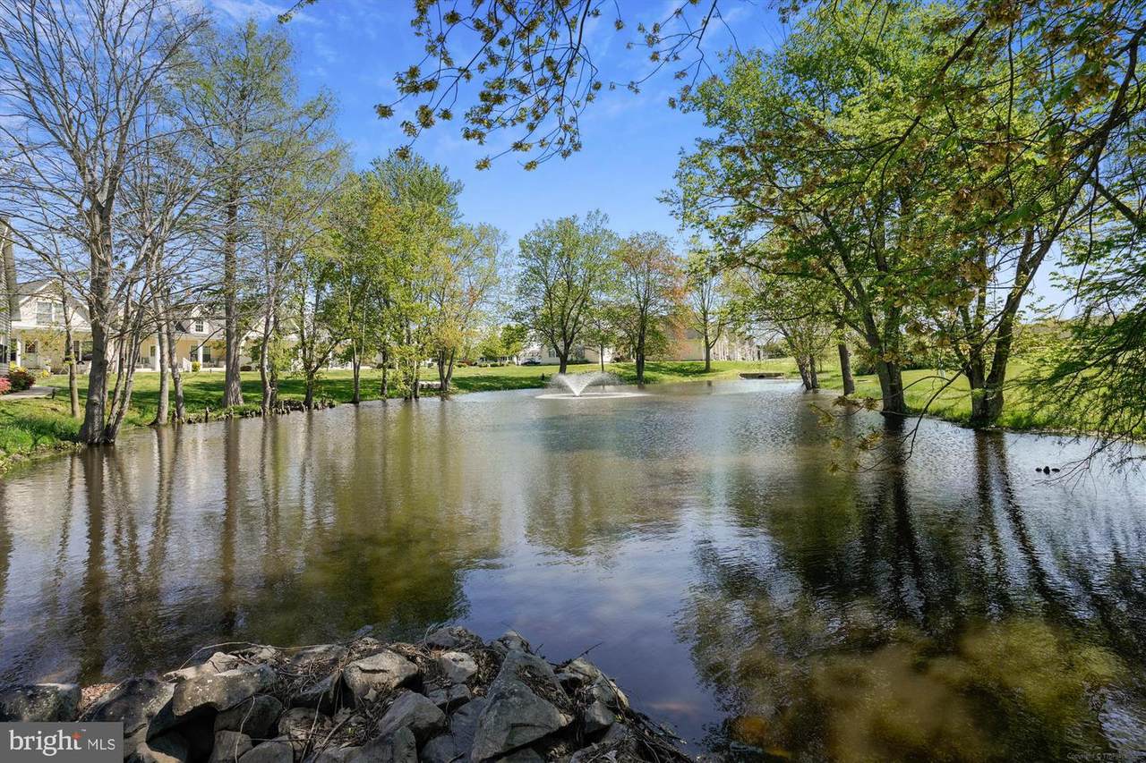 406 Pond Way - Photo 1