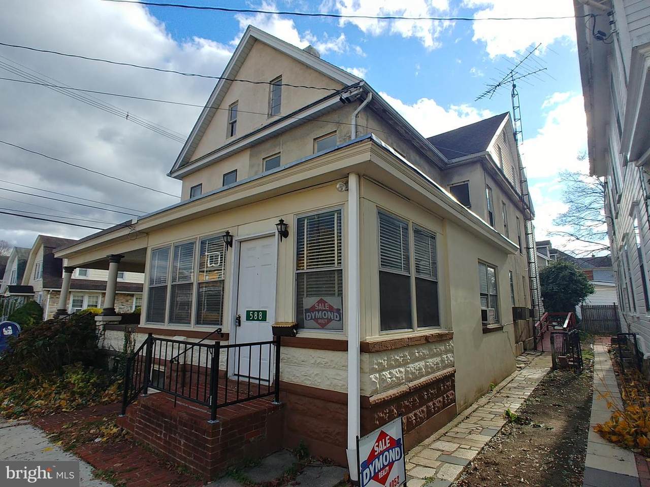 588 King Street - Photo 1