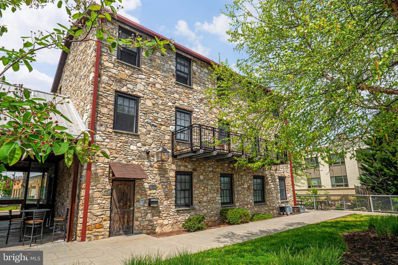 28 Lancaster Avenue - Photo 1