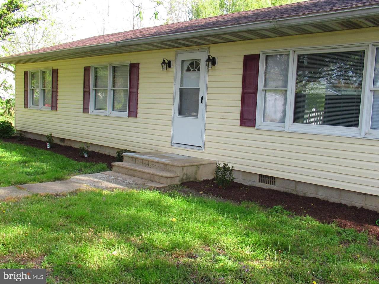 5662 Poplar Lane - Photo 1