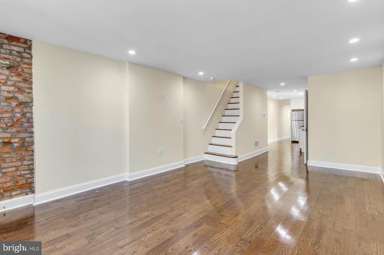 1906 Albert Street - Photo 1