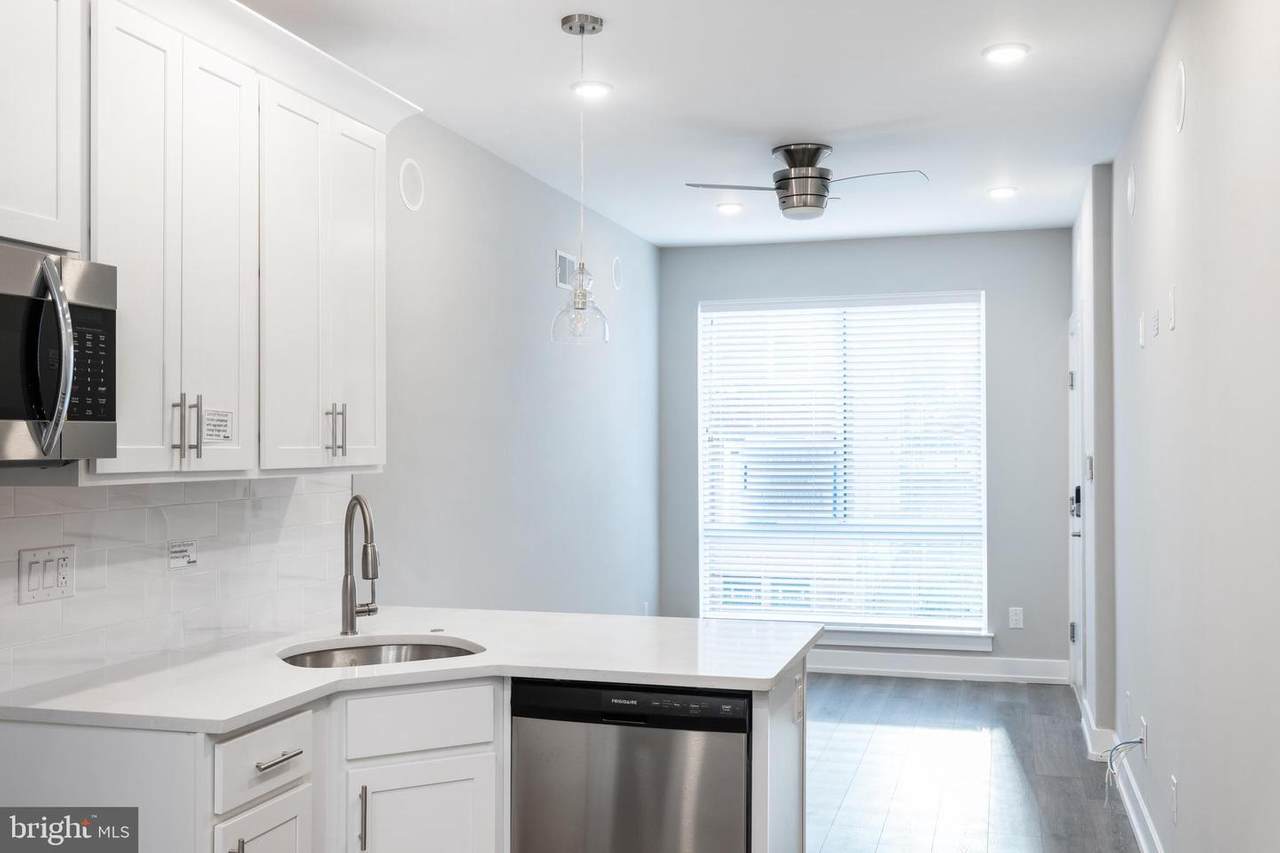 2537 Howard Street - Photo 1