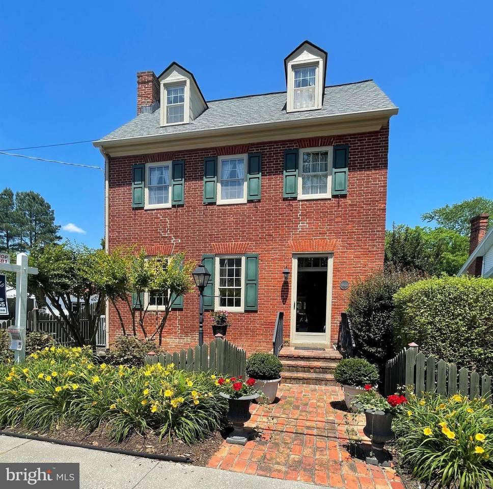 4011 Main Street - Photo 1