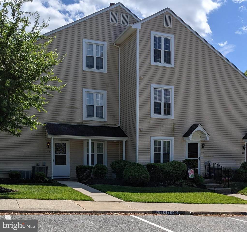 207 Boothby - Photo 1