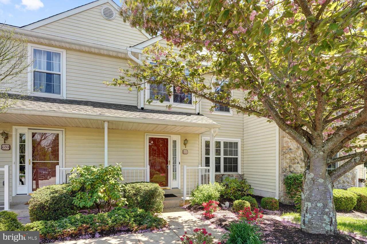 661 Shropshire Drive - Photo 1