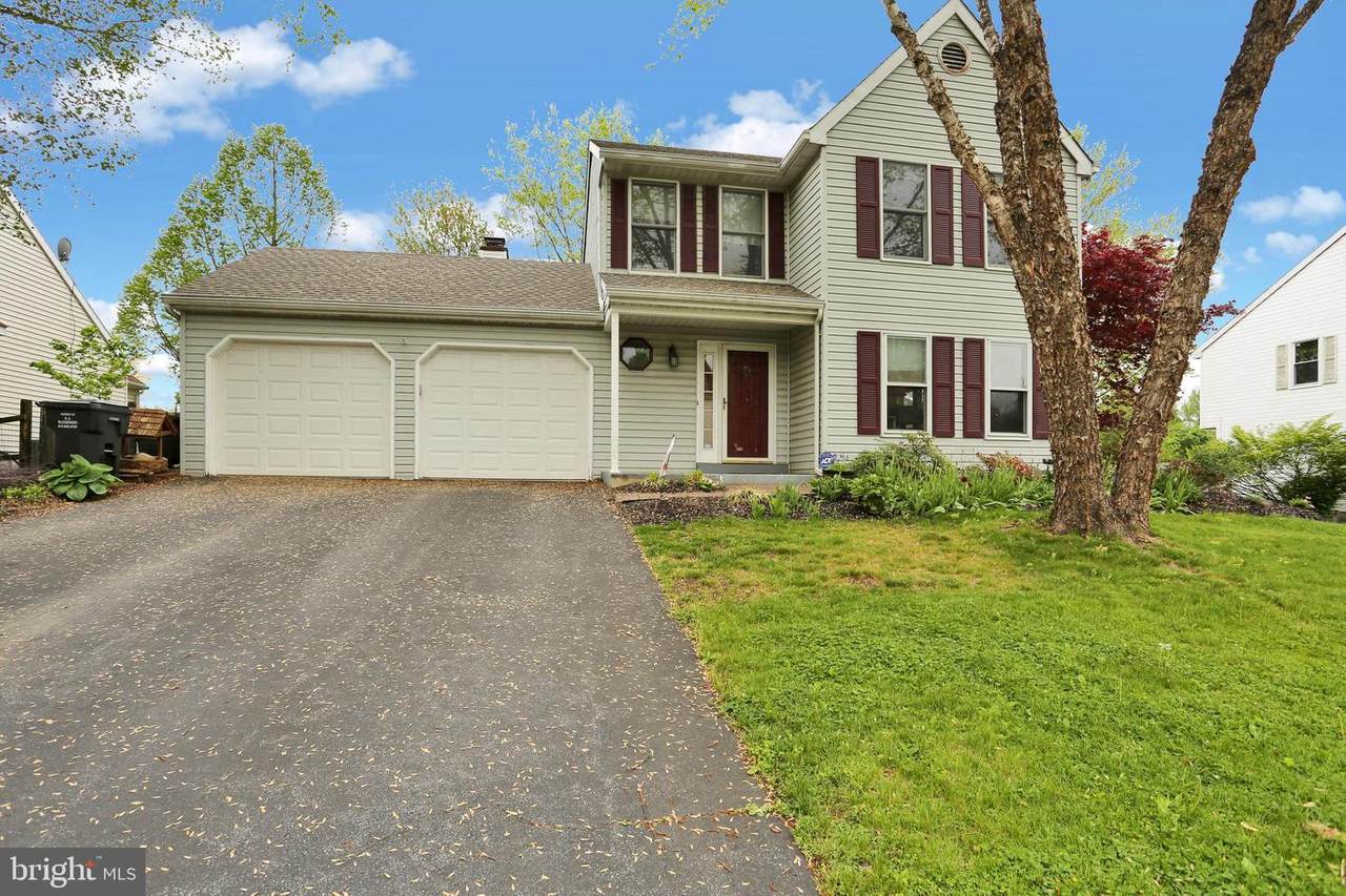4825 Briarwood Circle - Photo 1