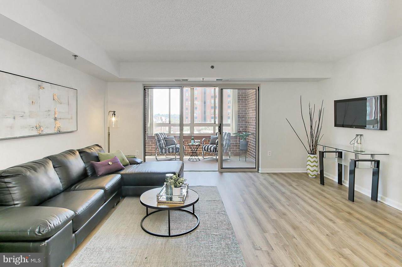 2121 Jamieson Avenue - Photo 1