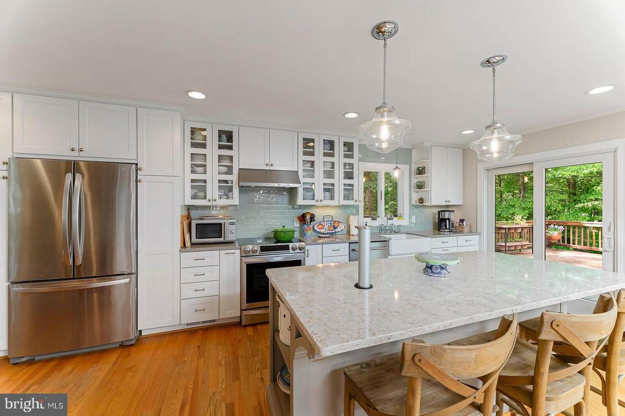 8302 Winslow Avenue - Photo 1