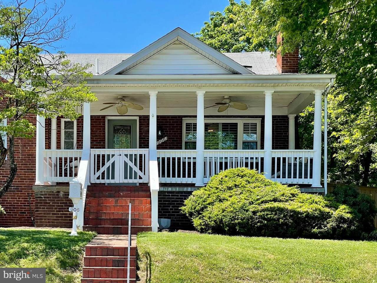 906 Montana Street - Photo 1