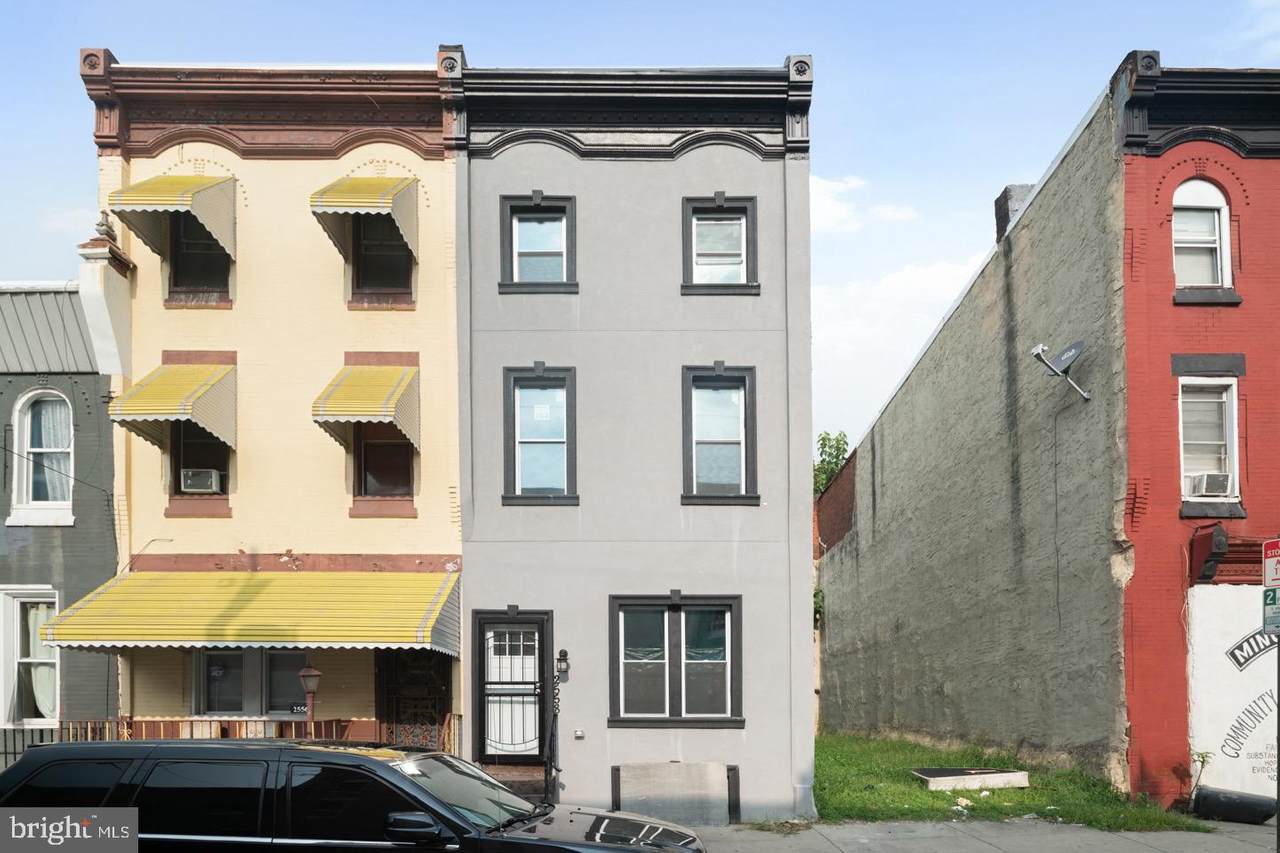 2558 18TH Street - Photo 1