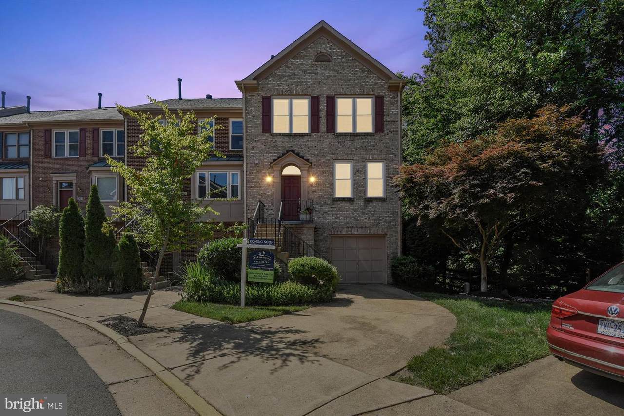 6209 Squires Hill Drive - Photo 1