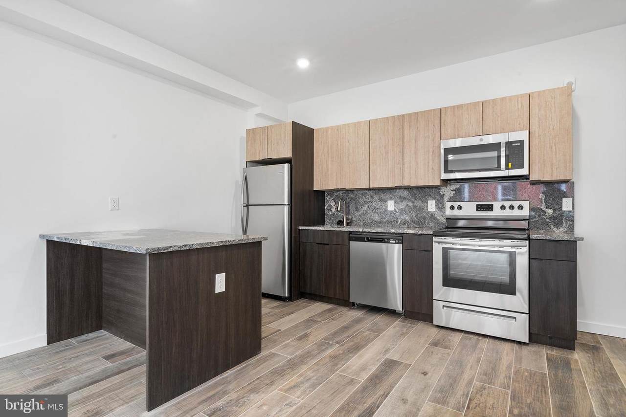 300 Budd St - Photo 1