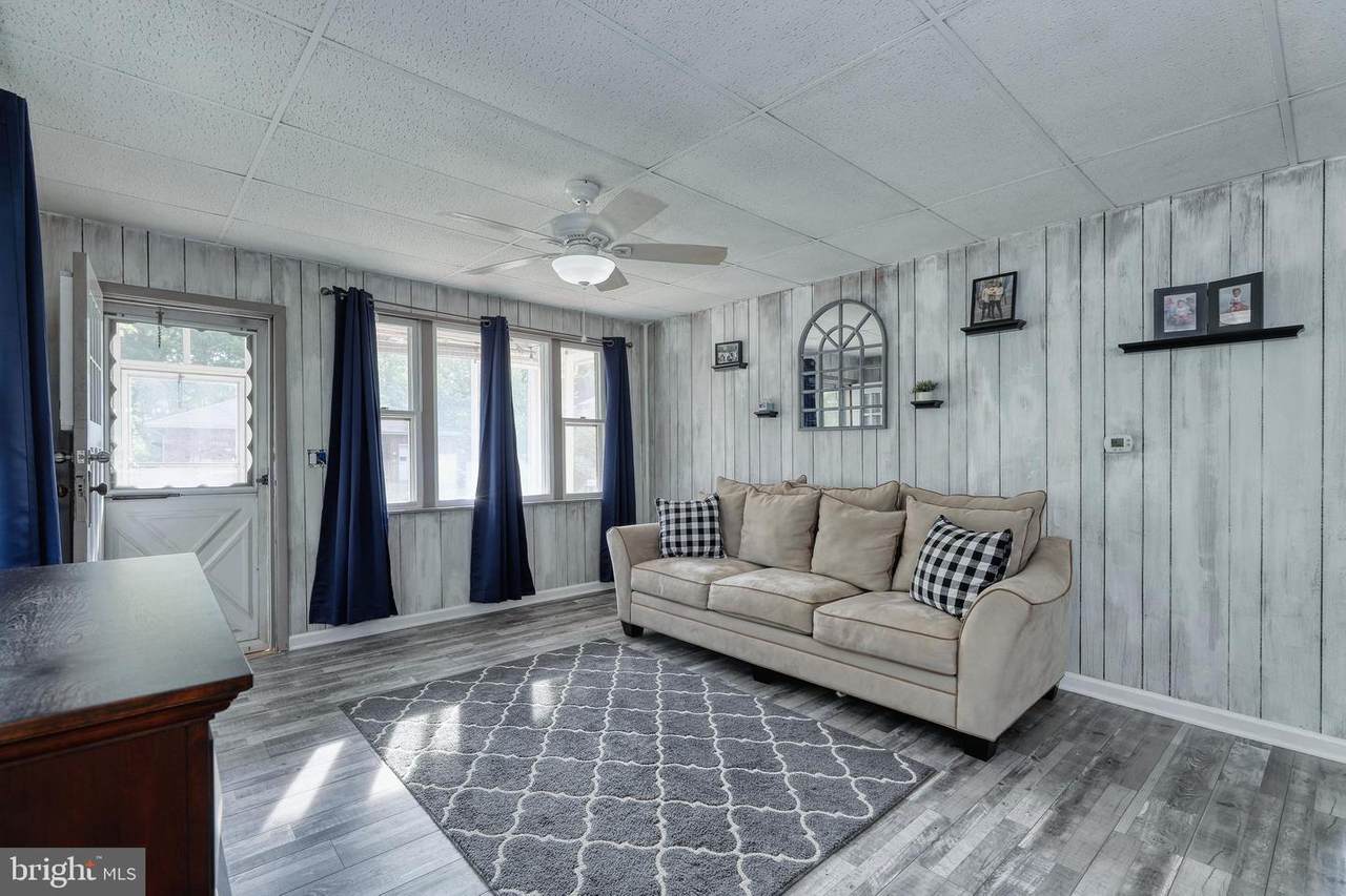 54 Stewart Avenue - Photo 1