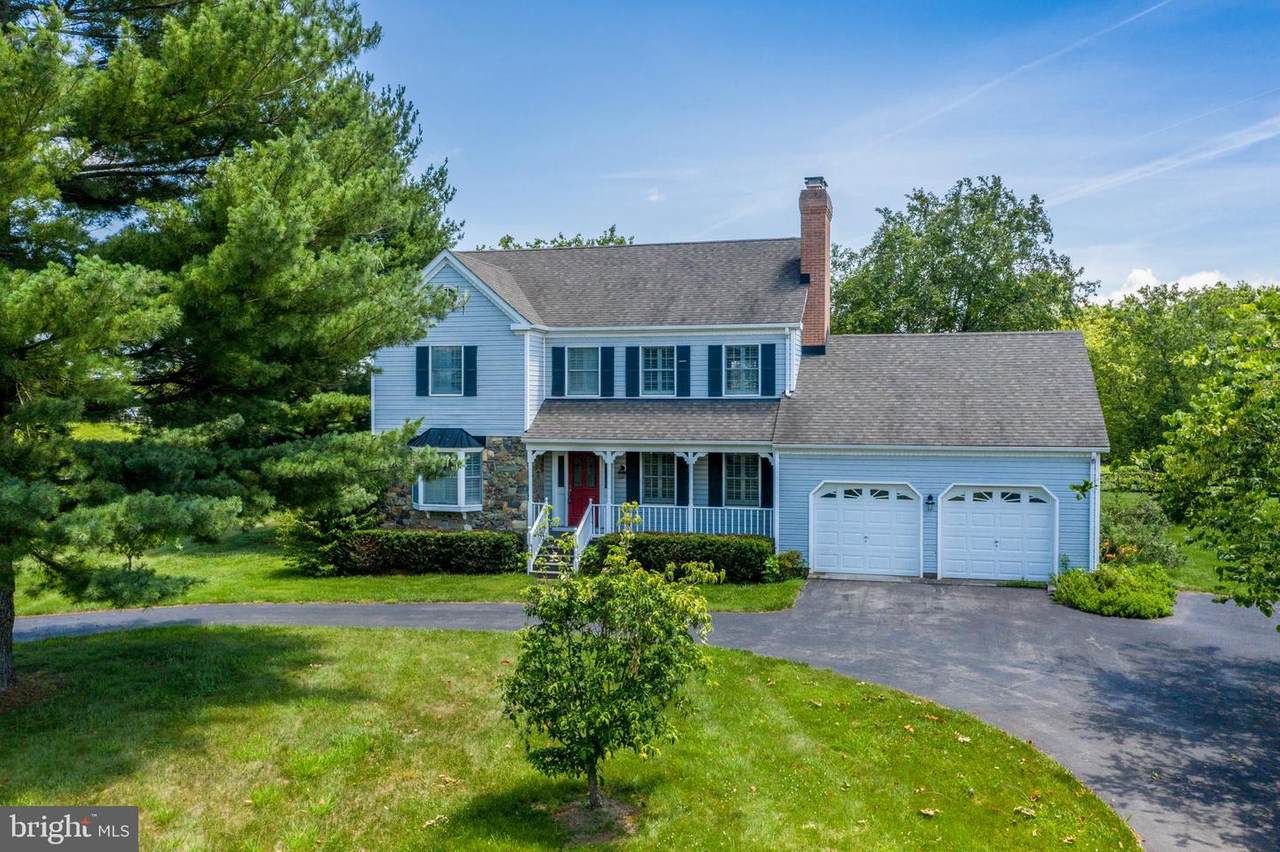 48 Hawthorne Lane - Photo 1